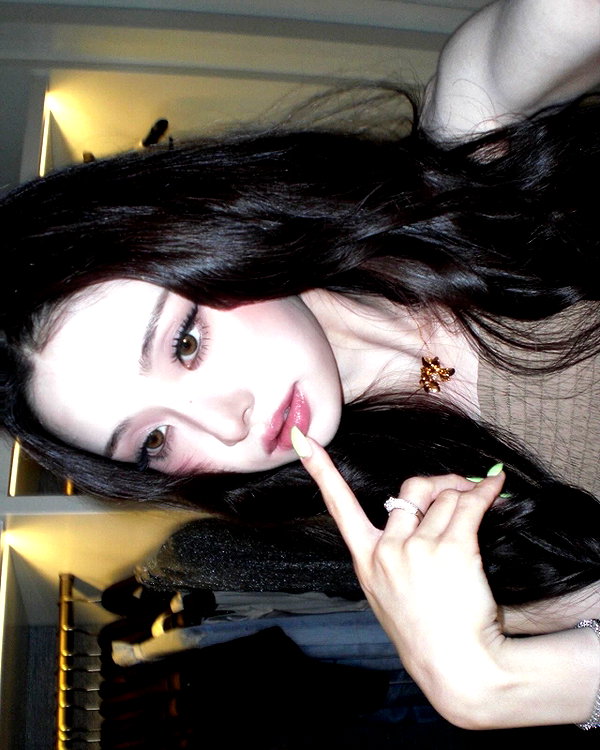 dear.zia instagram image archive image