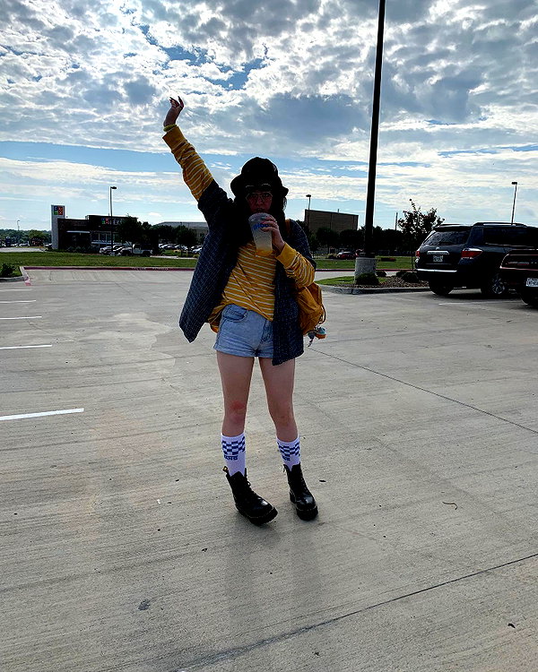yeahimcaroline instagram image archive image