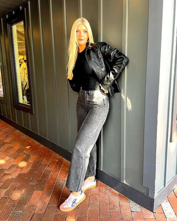 allie_dunn instagram image archive image