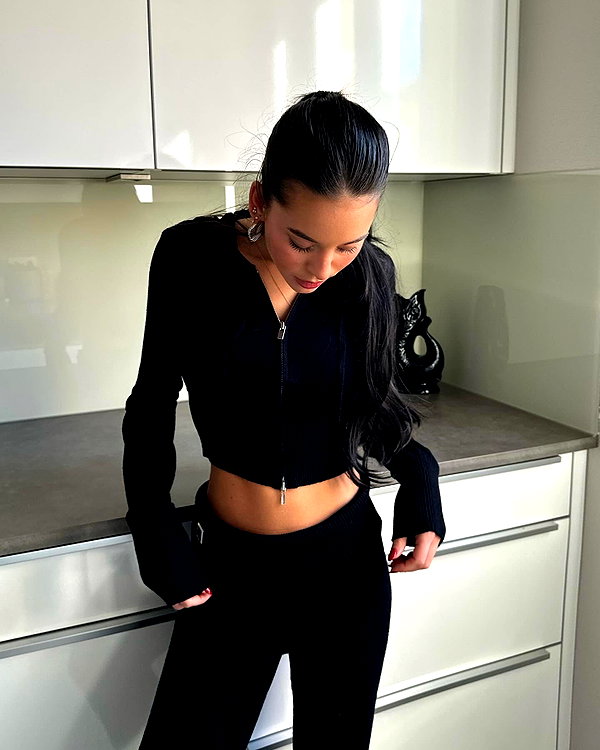 zoeliss instagram image archive image