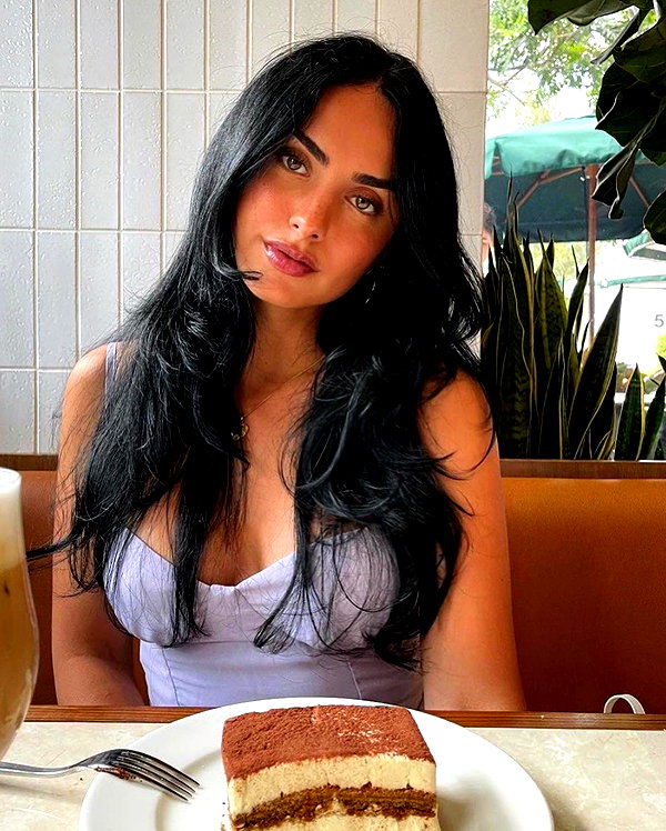 baddiesessence instagram image archive image