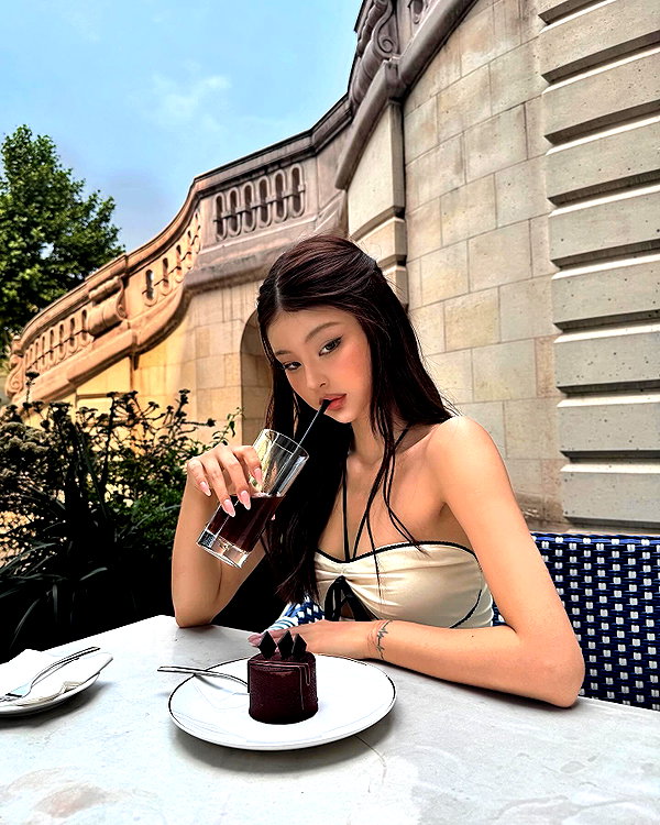 ll.lu1s instagram image archive image