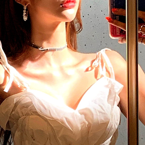 Archived image from @heroineseen on Instagram