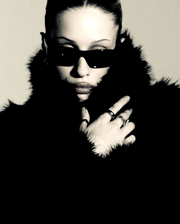 kkwwwv instagram image archive image