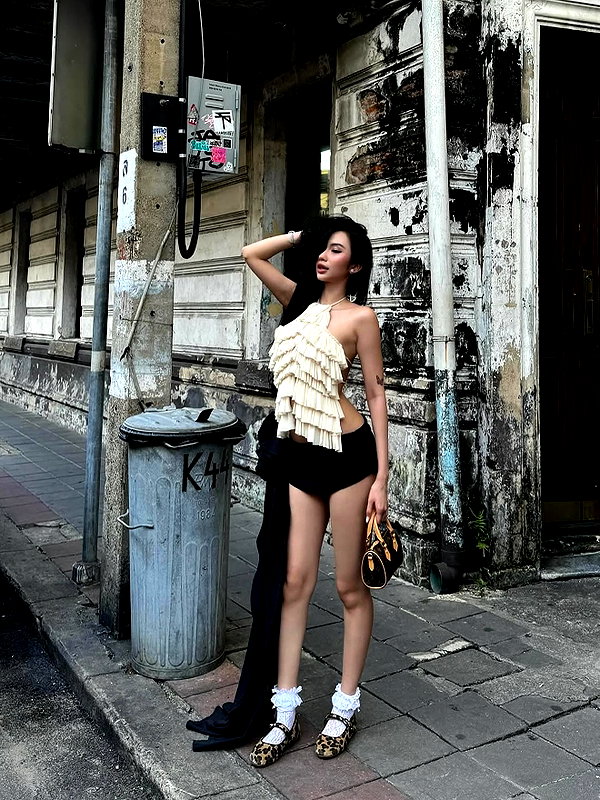 lyhythuedoxinh instagram image archive image