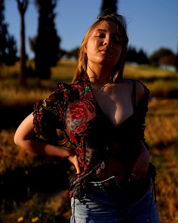 lila.garnik instagram image archive image