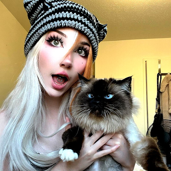danielle.mercedie instagram image archive image