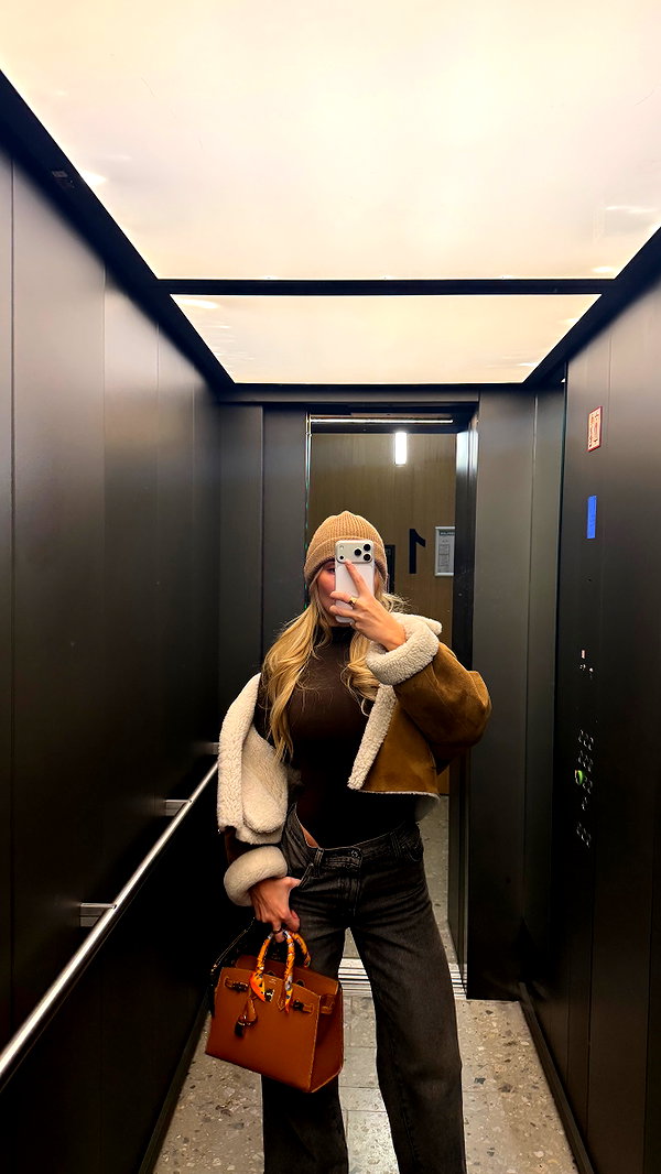 alexis.blond instagram image archive image