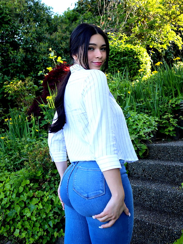 aishahsofey instagram image archive image