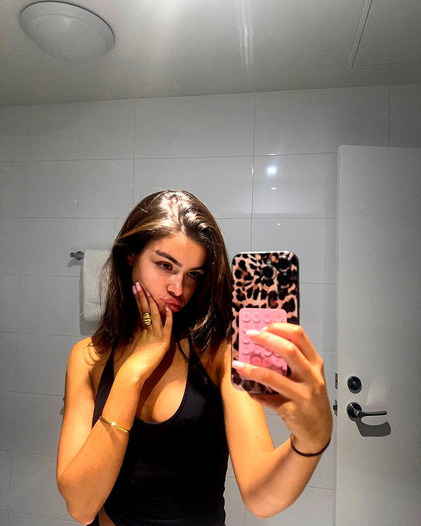 oliviaphillipps instagram image archive image