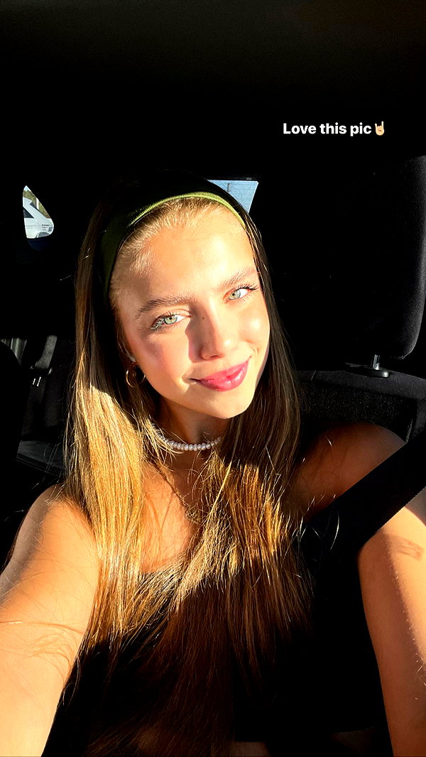 mishel_d_ instagram image archive image