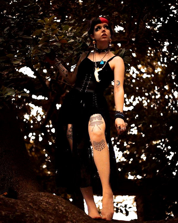 yeahimcaroline instagram image archive image