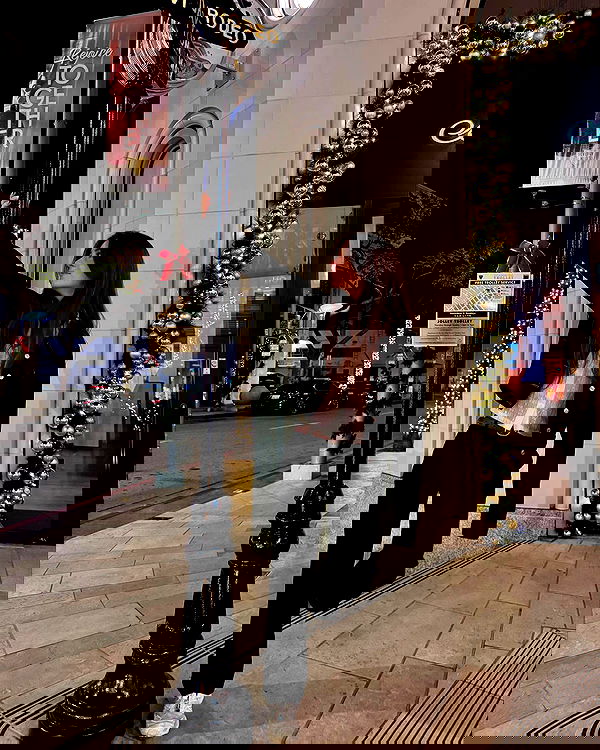 giuliahere giuliahere archive image