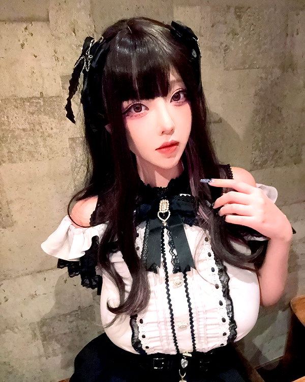 Archived image from @takomayuyi on Instagram