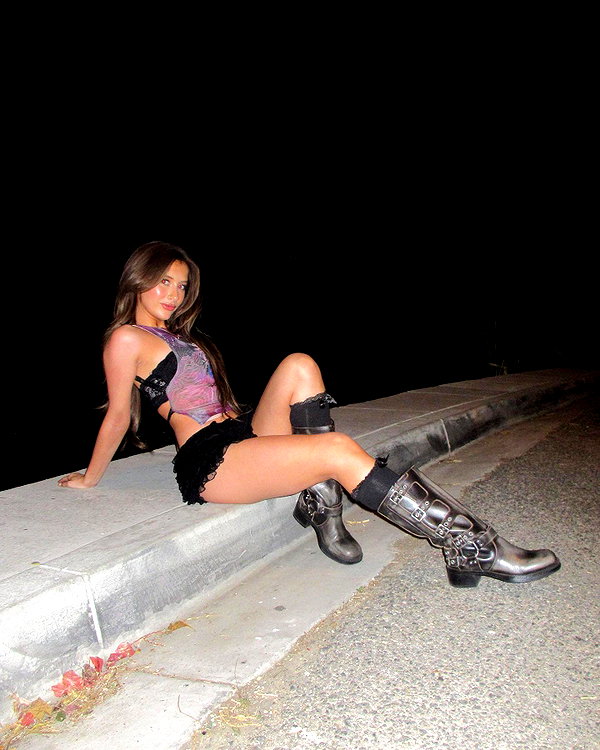 ellianawalmsley instagram image archive image