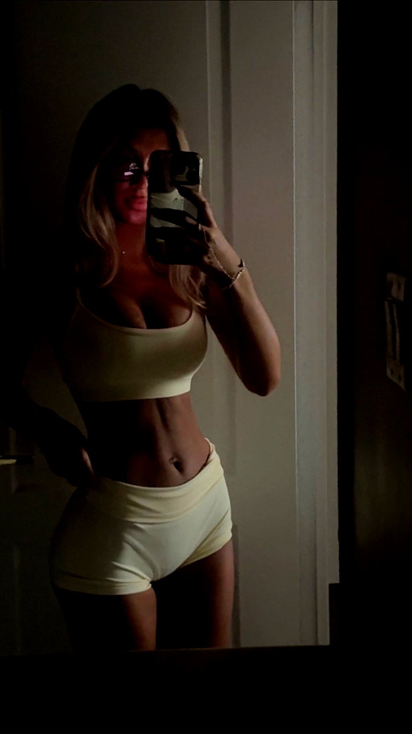 noa.burshtein instagram image archive image