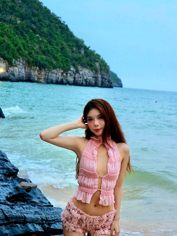 lyhythuedoxinh instagram image archive image