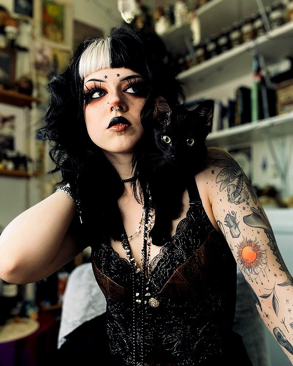 yeahimcaroline instagram image archive image