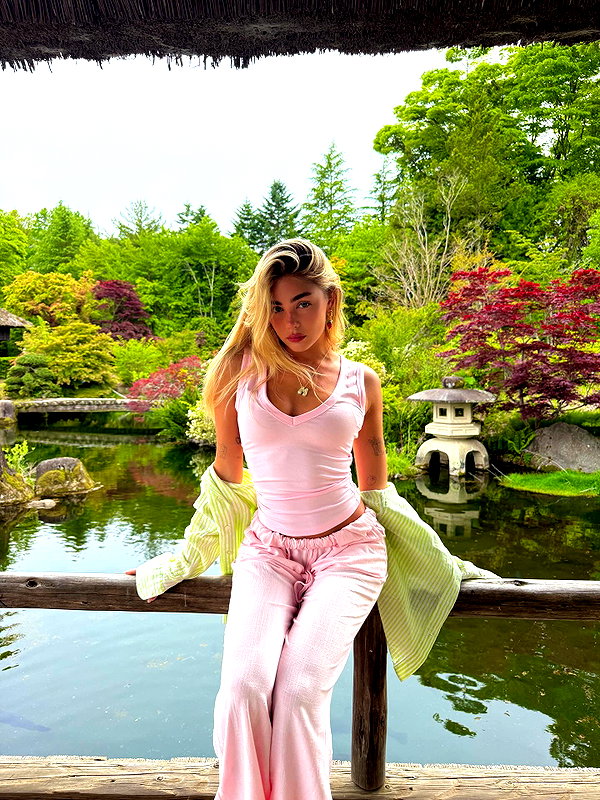 maya.keyy instagram image archive image