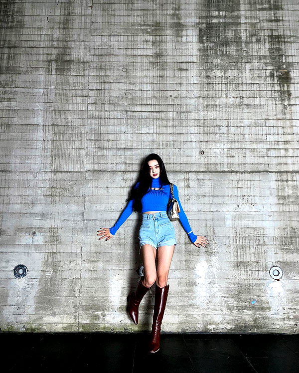 dear.zia instagram image archive image
