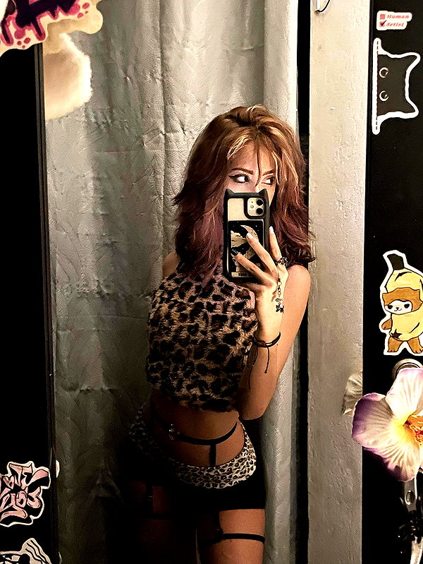 shevaal_x instagram image archive image