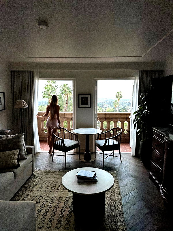 carolinezalog instagram image archive image
