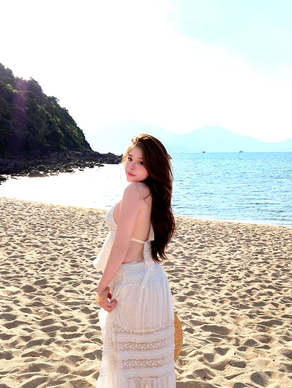 lyhythuedoxinh instagram image archive image