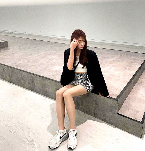 lai_931201 instagram image archive image