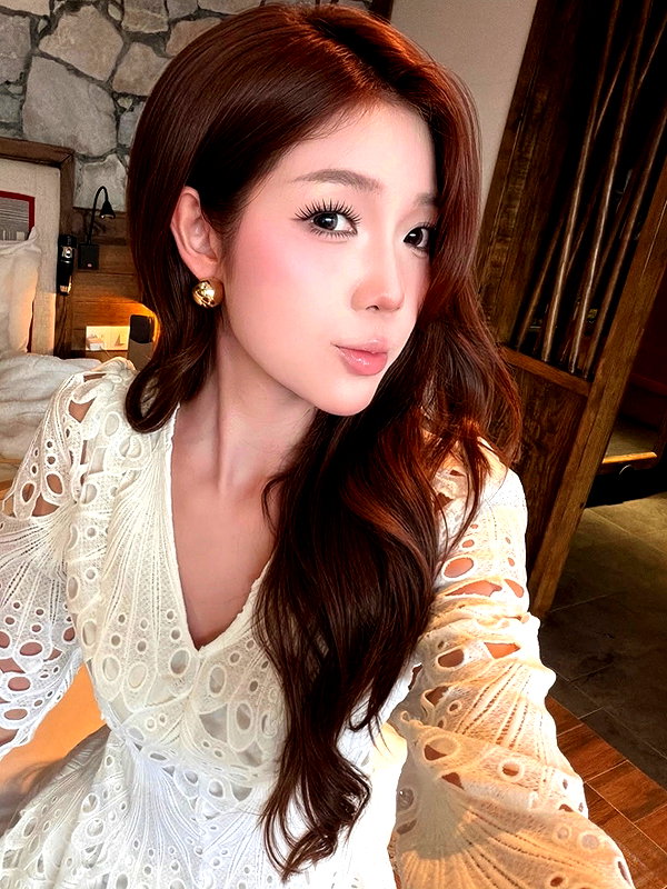 lyhythuedoxinh instagram image archive image