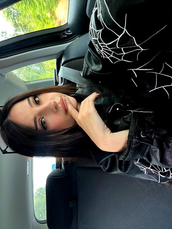 cata.leyah instagram image archive image