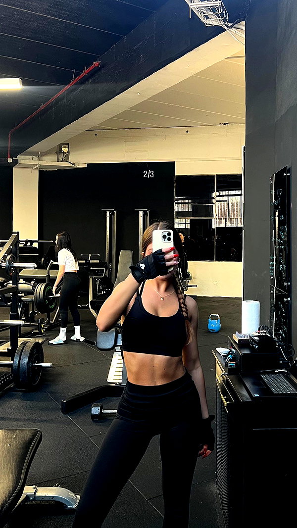 daniella_zeldis instagram image archive image