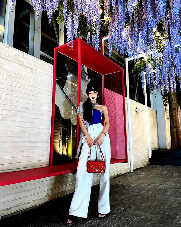 dear.zia instagram image archive image