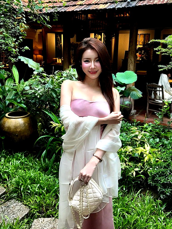 lyhythuedoxinh instagram image archive image