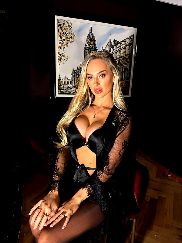 rhiannonbluee instagram image archive image