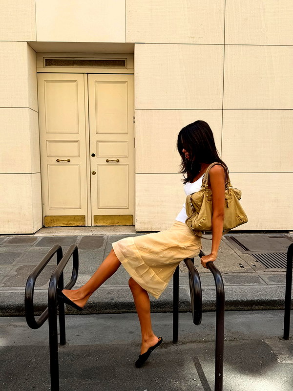 ainaratorneg instagram image archive image