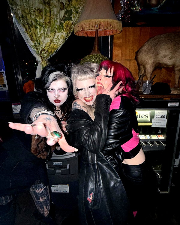 yeahimcaroline instagram image archive image