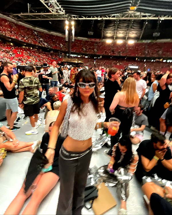 devalluna instagram image archive image
