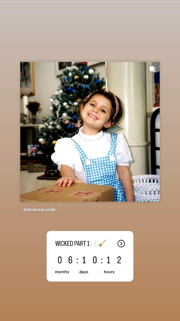 arianagrande instagram image archive image