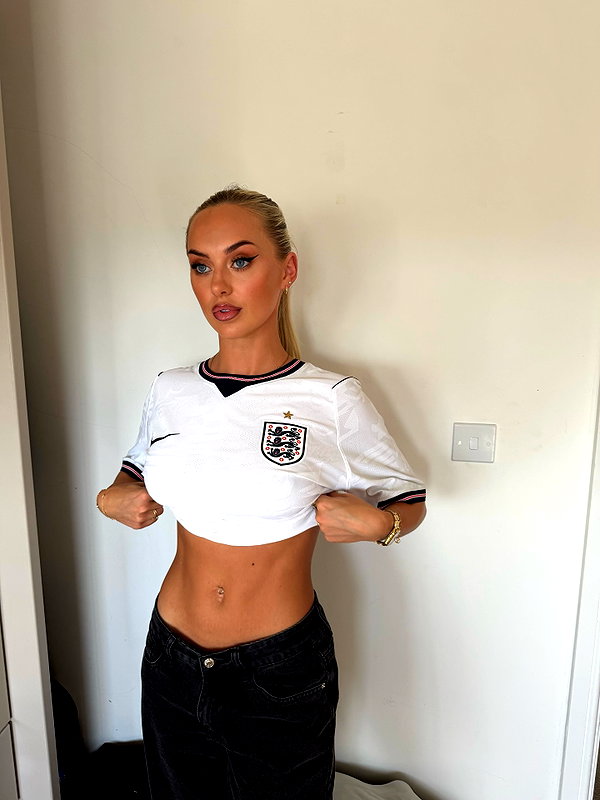 rhiannonbluee instagram image archive image