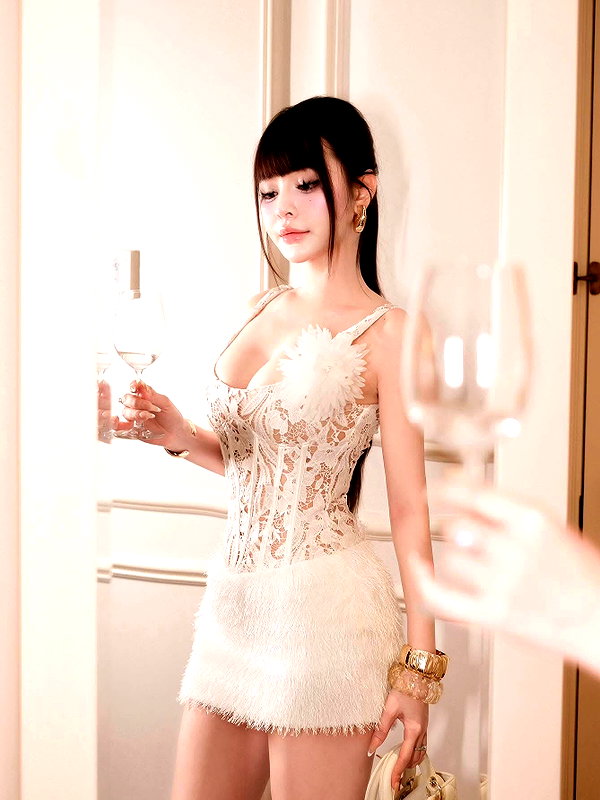 lyhythuedoxinh instagram image archive image