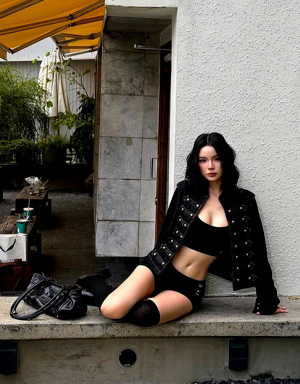 lyhythuedoxinh instagram image archive image