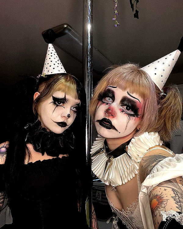 yeahimcaroline instagram image archive image