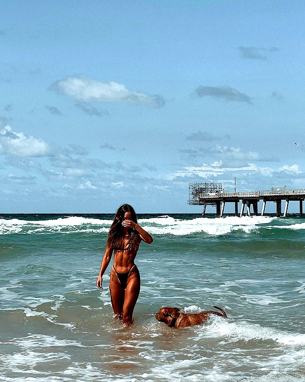 olivia.mathers instagram image archive image
