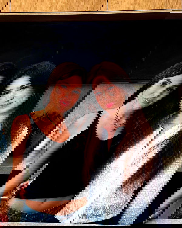 giuliahere giuliahere archive image