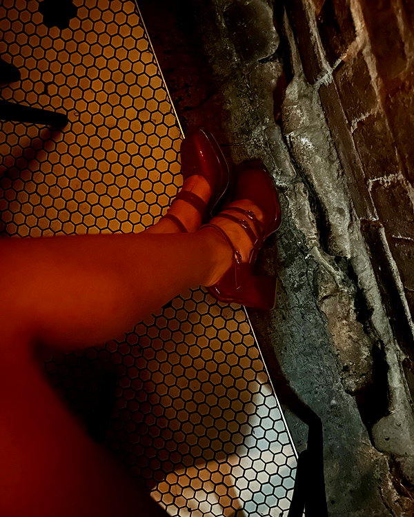 Archived image from @deanapourian on Instagram