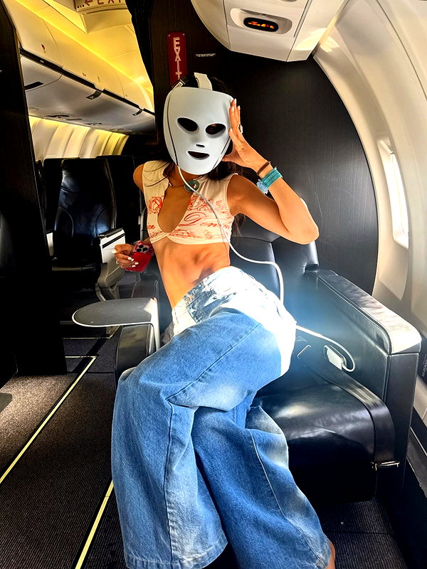 cait.knight instagram image archive image