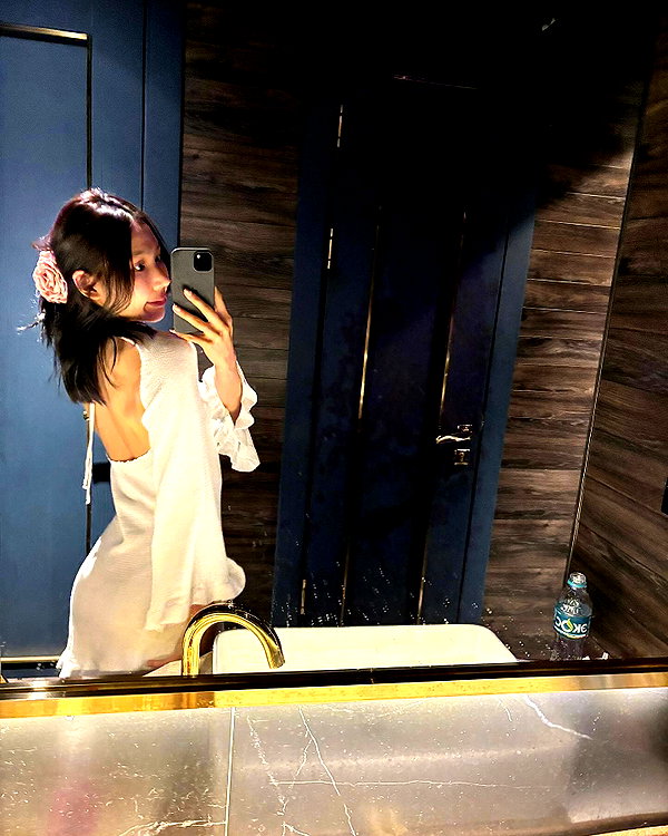 indra0102_ instagram image archive image