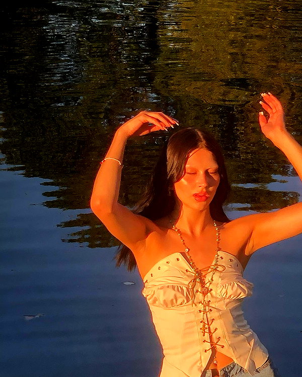 karolinaawasik instagram image archive image