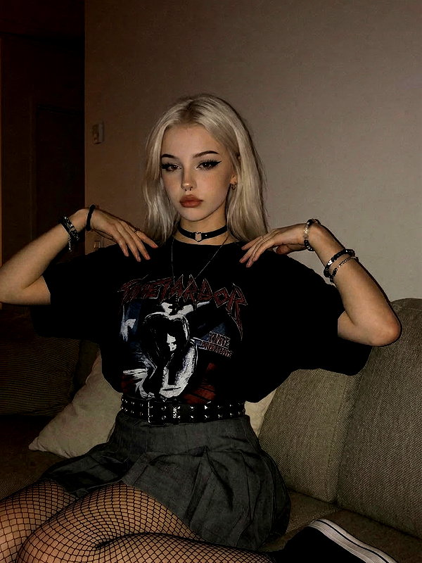 icy.vixen1_ instagram image archive image
