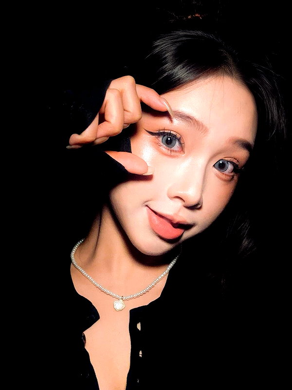 e.shao_417 instagram image archive image